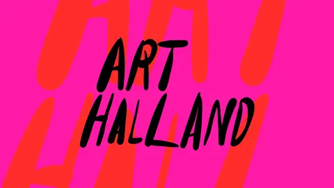 Rosa mönster med Art Hallands logotyp.